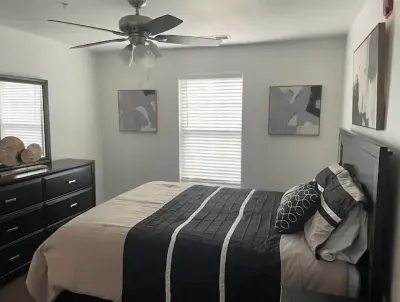 Southside Suite Living, Spacious 2 Bedroom/2 Bath 탤러해시 주변 호텔