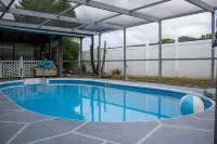 Callie’s Villa: Private Saltwater Pool Oasis. 2Br-2BA : Sleeps 6