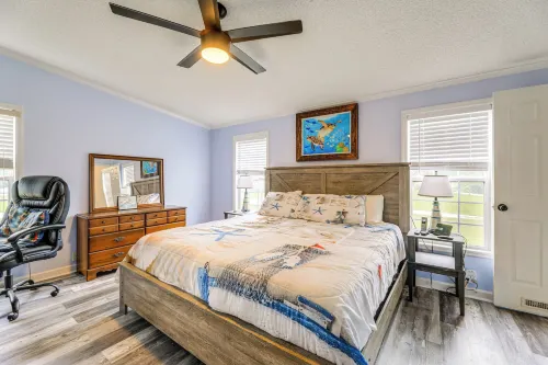 7 Mi to Beach! Sneads Ferry Family Home w/ Hot Tub - 2-Star