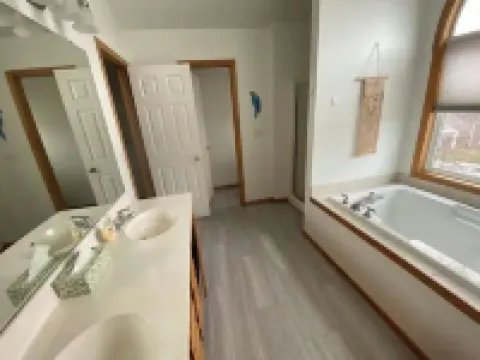 •Delightful 5b stay in Paradise!!• Hotels in Waukee