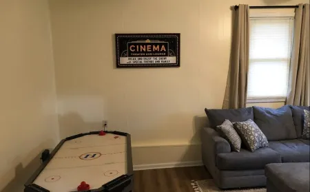 Centally located w/ coffee bar, theatre/gameroom