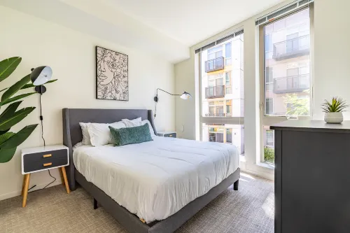 2BR | Gym, Rooftop | Mercer Island | Sophari E