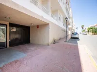 Sunny Apartment Near Paseo