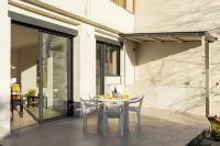 Dify Stoppa - Lyon Parilly Hotels in Venissieux