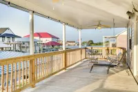 Bayou Bliss: Barataria Waterfront Getaway w/ Dock!
