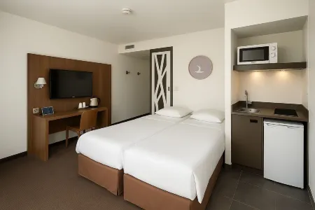 Campanile Fontainebleau Отели в г. Венё-Ле-Саблон