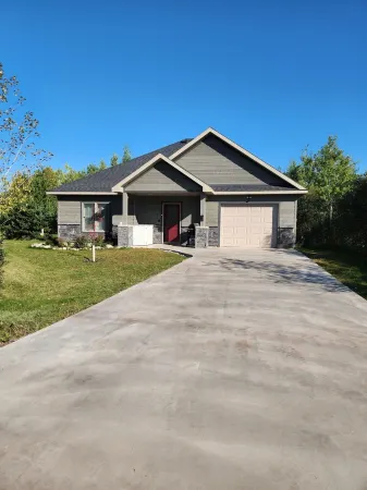 Guesthouse w/Heated Garage/Fib Intern/EV Near Mtu