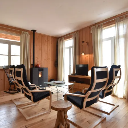 Mansion in Cuzy with Pool and Scenic Views Отели в г. Кюзи