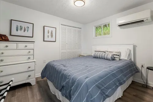 Waterfront Cottage with Private Dock on Claytor Lake. Pet Friendly!