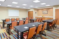 Fairfield Inn & Suites Marianna - parking