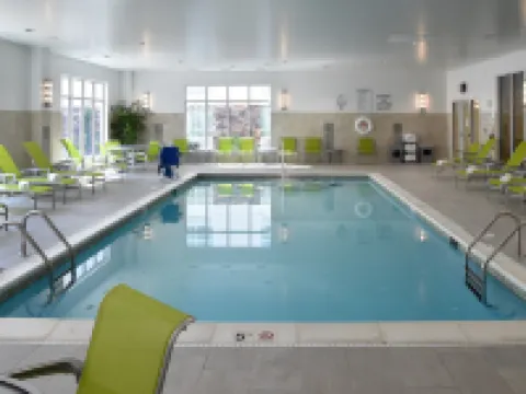 ホリデイ イン カントン (ベルデン ビレッジ) by IHG ジャクソンのホテル