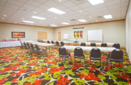 Holiday Inn Express & Suites LEXINGTON by IHG