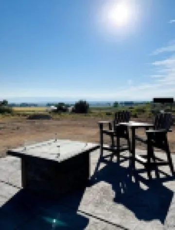 Hidden Ivancie Cabin on Vineyard with Hot Tub