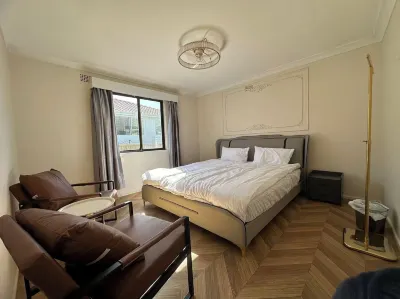 Modern Vintage Single & King size Rooms Hotels near Bankstown Hospital Medical Centre Pharmacy