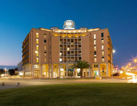 Best Western Hotel Biri Отели рядом с достопримечательностью «Ботанический сад Падуи»