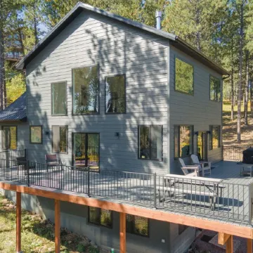 The Falcon- Breathtaking Mountain Views