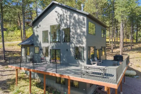 The Falcon- Breathtaking Mountain Views