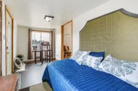 Pet Friendly: 8 Mi to Chicago - Fenced Backyard! - 3-Star