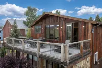 Charming Cabin with Private Hot Tub and Scenic Mountain Views - Cozy Retreat