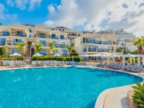 WellClub - Family Wellness & Sea View Suites Hotels in Chloraka