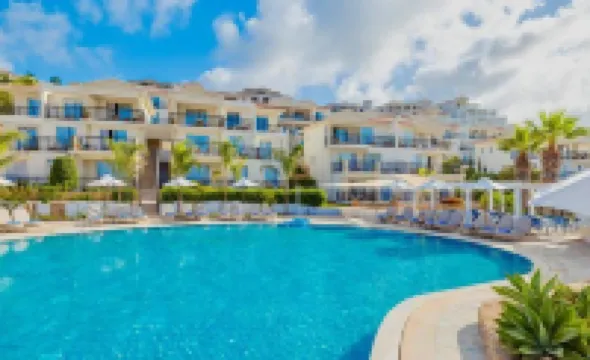 WellClub - Family Wellness & Sea View Suites