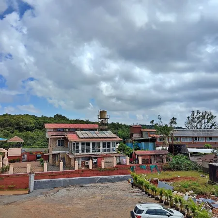 Savyasaachii Hotel, Mahabaleshwar - Pure Veg Отели в г. Авакали