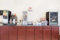Super 8 by Wyndham Cedar Falls IA - University - 朝食