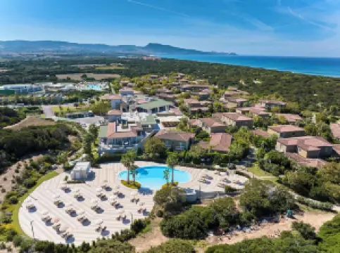 "塞雷納斯巴德西度假村"