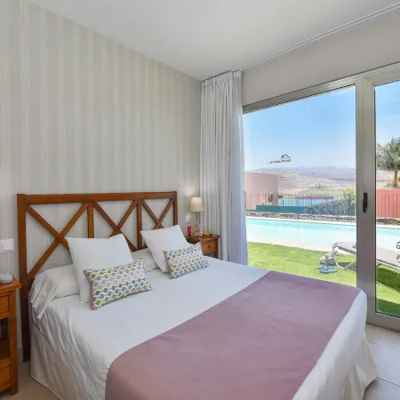 Villa in Salobre with Heated Pool & Panoramic Views