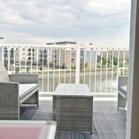 4BR Townhouse with Parking - WV rep 3