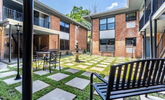 Stylish 1BR Urban Retreat