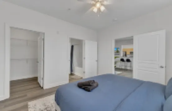 距離羅利市中心幾分鐘的三卧室套房