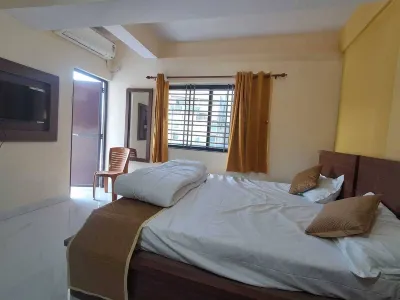 Keshav Inn Hotel And Banquet Hotel a 