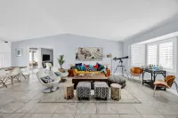 Casa Cosmic - Hot Tub & Fire Pit 3 Bedroom Home