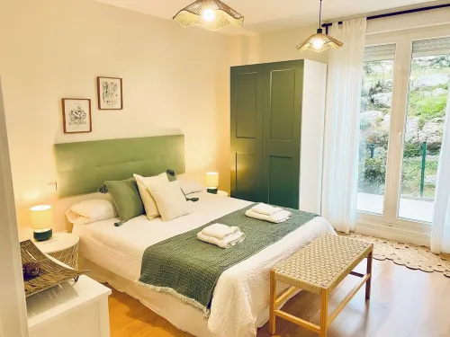 Casa Branca Cantabria: Spacious first floor with garden 500m from the beach | Wifi/Garaje