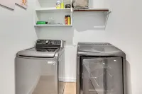 8 Mi to Celebration Station: Family Getaway! - Kitchens