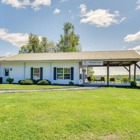 Taylorsville Lake Cottage Rental w/ Hot Tub!