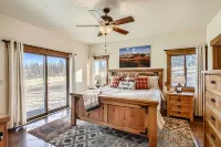 Idyllic Florissant Cabin w/ Patio & Hot Tub! - Homestays