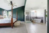 Cozy Lakeside Cottage for Families and Fun Seekers. Game room - Large Soaker Tub Hotels in Lewis