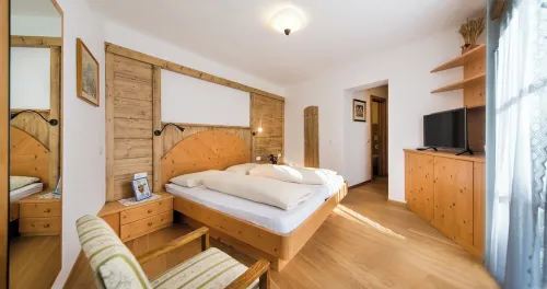 5 Minutes from the Alpe di Siusi Cable Car, Family Apartment and Terrace.
