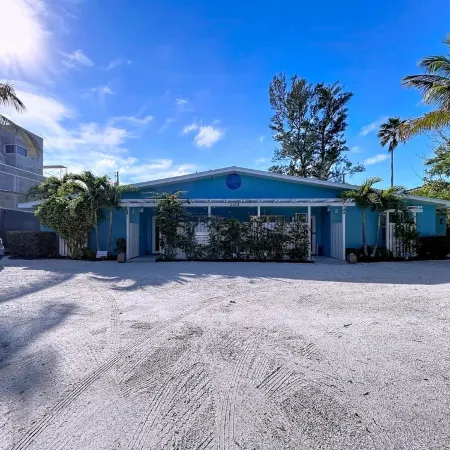 Charming Ground Level Resort Style 3 units Condo of a TRIPLEX- unit A
