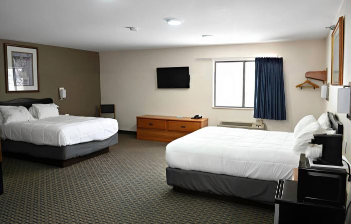 Hibbing Inn & Suites