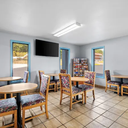 Days Inn by Wyndham Cleveland TN