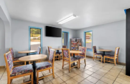 Days Inn by Wyndham Cleveland TN