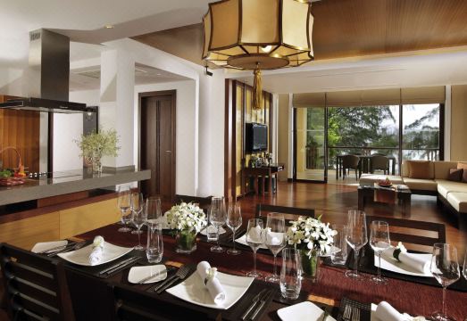 뫼벤픽 푸켓 방타오 리조트 전경