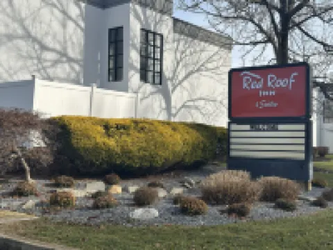 Red Roof Inn & Suites Middleborough Hotels in Middleboro