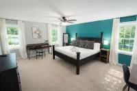 Lake Point 4Br Family Home- Game Room + Fire Pit. 1 Min from Lake Allatoona.