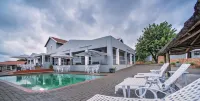 Khayalami Hotel - Emalahleni - Swimmingpools