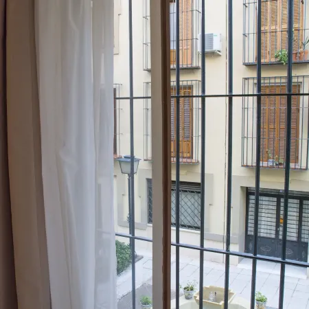 Apartamentos Sevilla Palace Отели рядом с достопримечательностью «Монастырь Ла-Картуха»