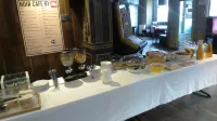 Whites Hotel - Desayuno